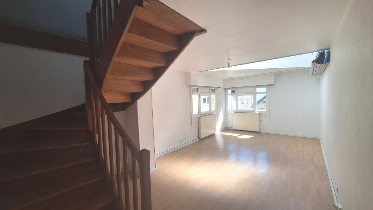 APPARTEMENT EN DUPLEX T4 AVEC DOUBLE TERRASSE, PARKING & CELLIER