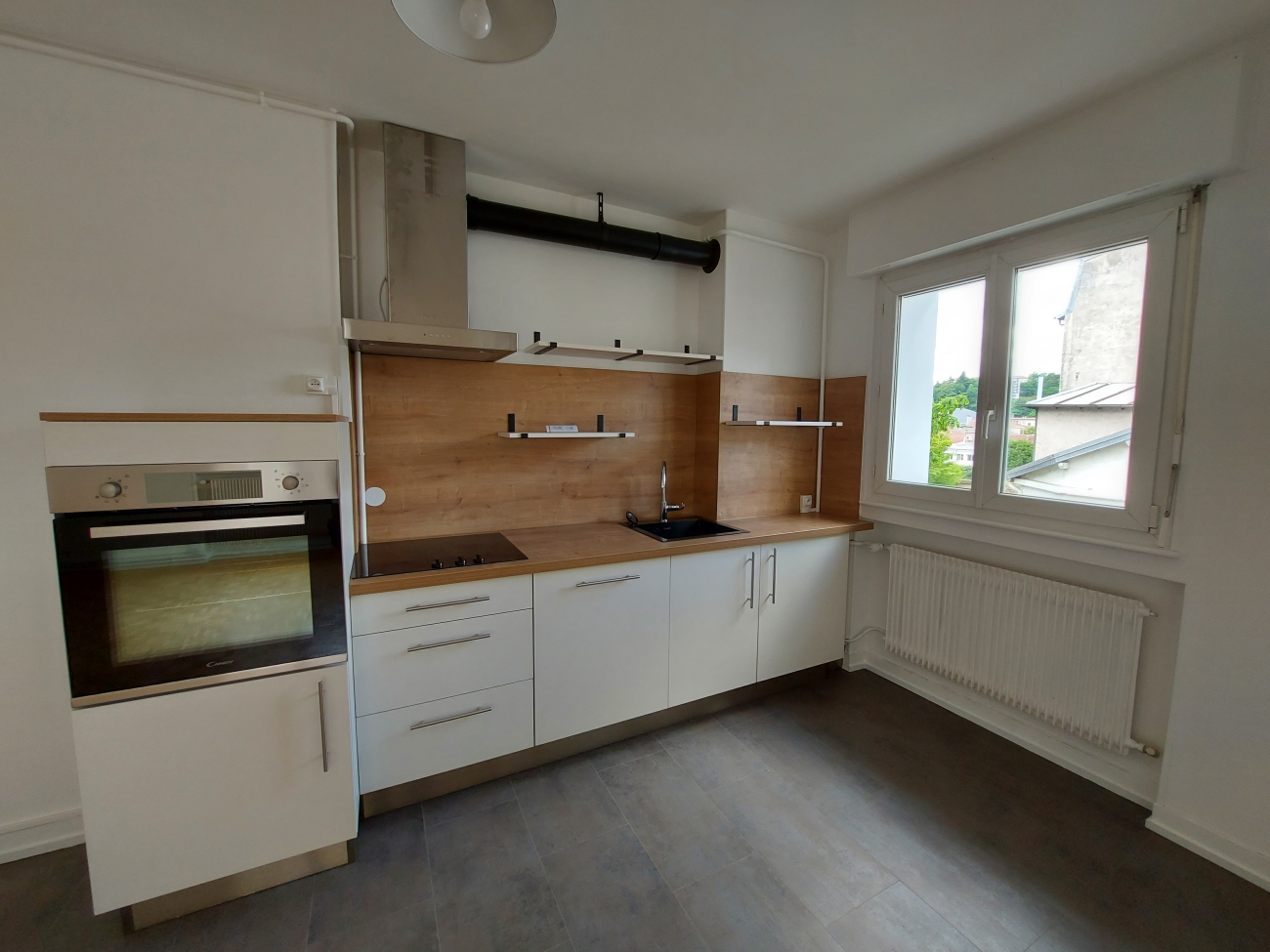 F3 RUE DES ETATS UNIS AVEC BALCON