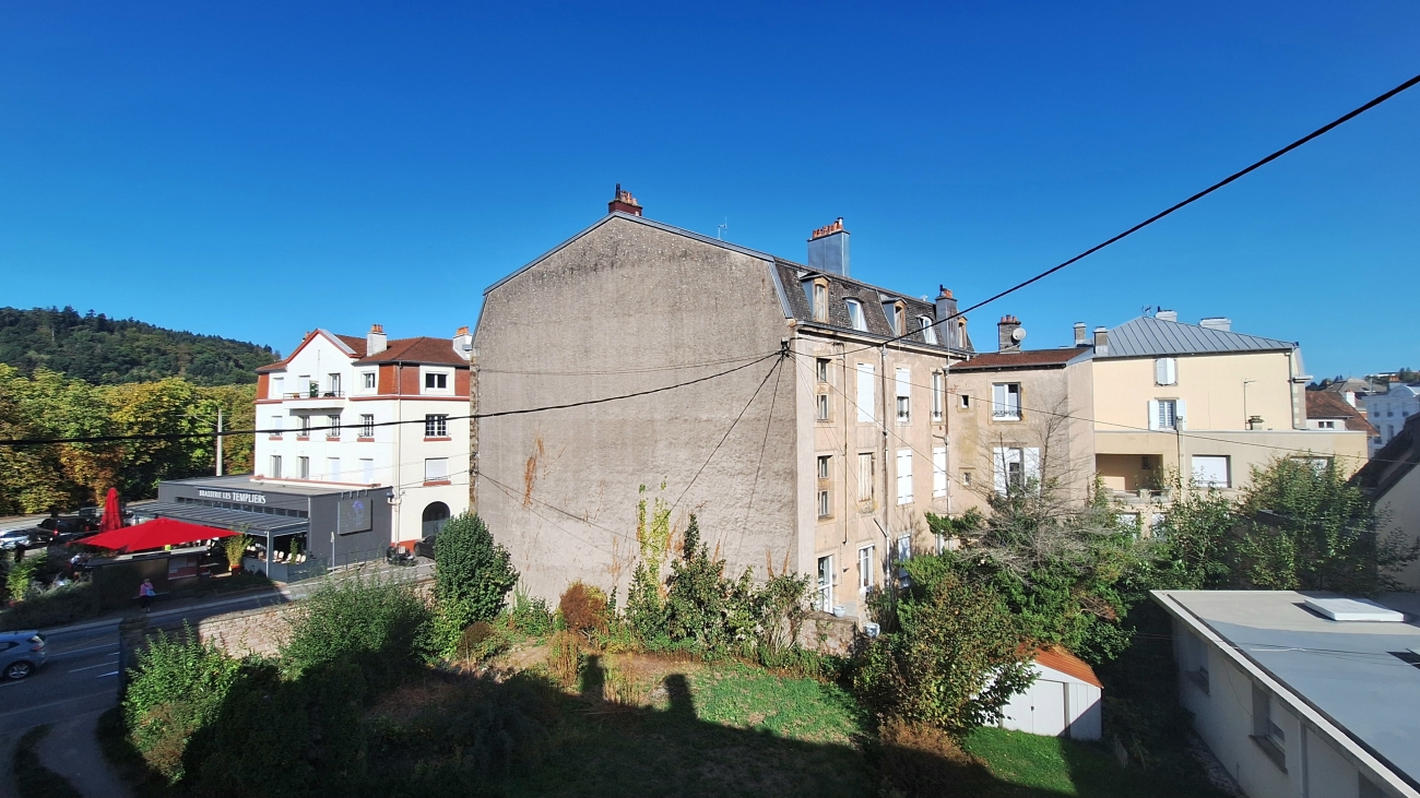 APPARTEMENT TYPE 3, PROCHE ESPACE COUR