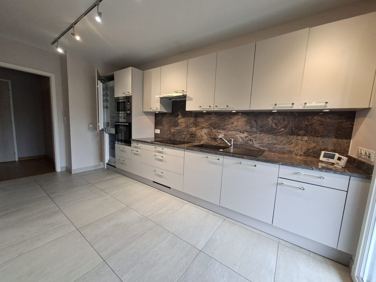 F4 DANS UNE RESIDENCE DE STANDING