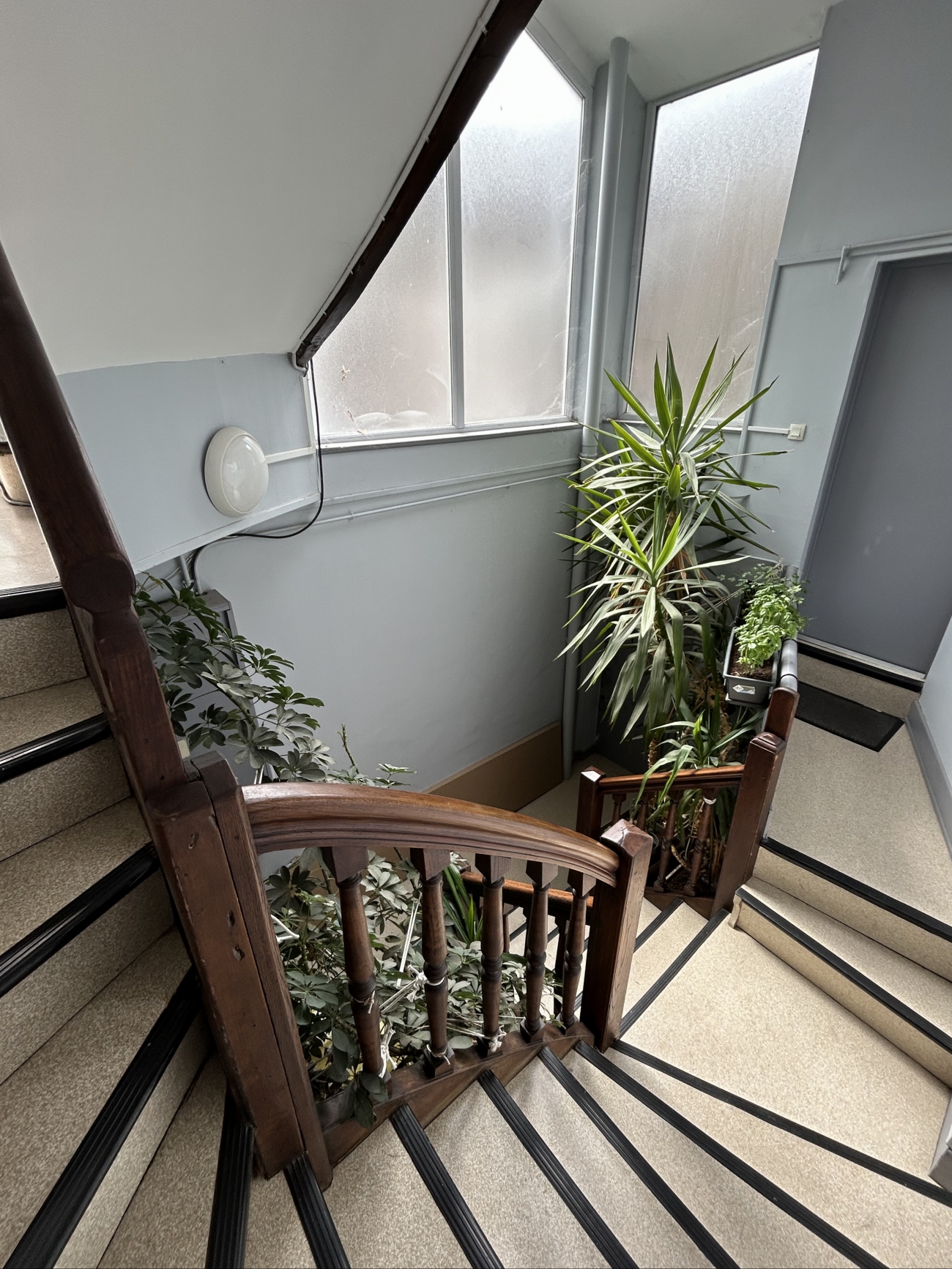 F3 AU DEUXIEME ETAGE PROCHE PLACE DES VOSGES