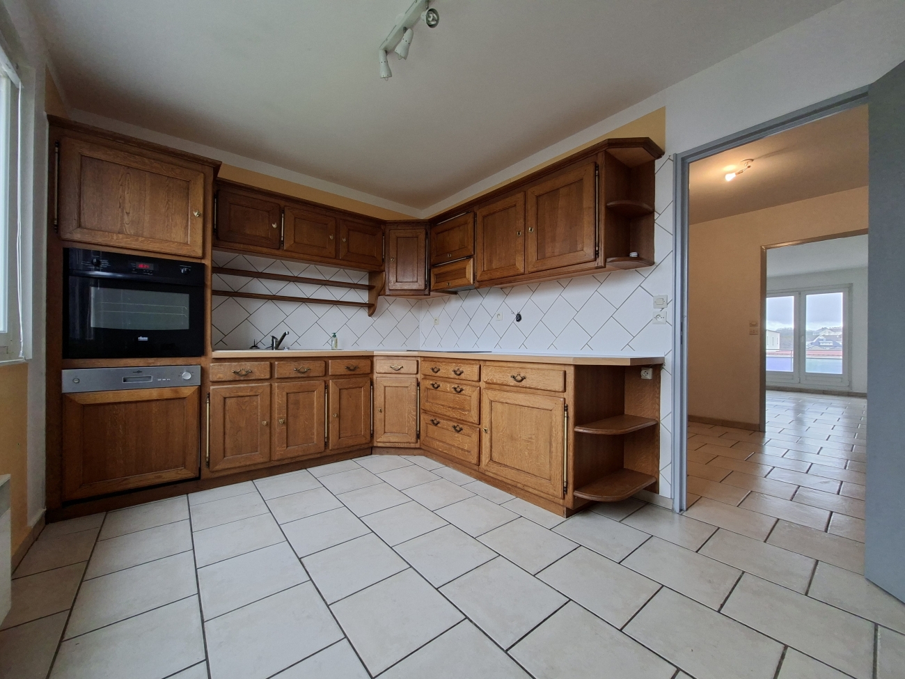 F3 GOLBEY AVEC BALCON ET PARKING